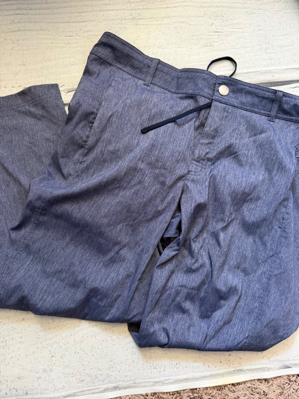 Lucy lightweight Capri pants